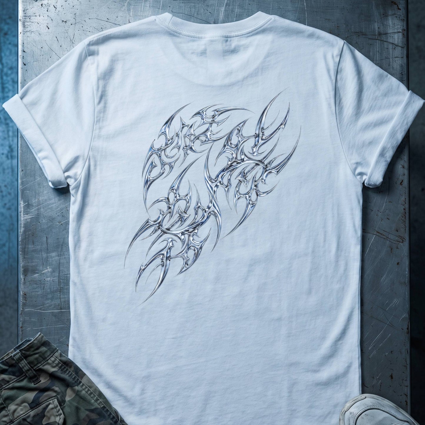 T-shirt graphique dos flammes tribales